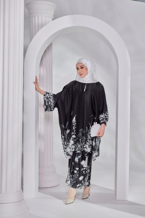 Kurung Petra Set Pario